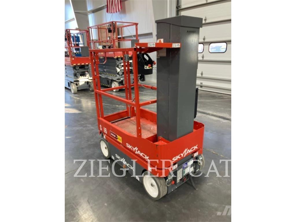 Skyjack SJ16 Šķerveida pacēlāji