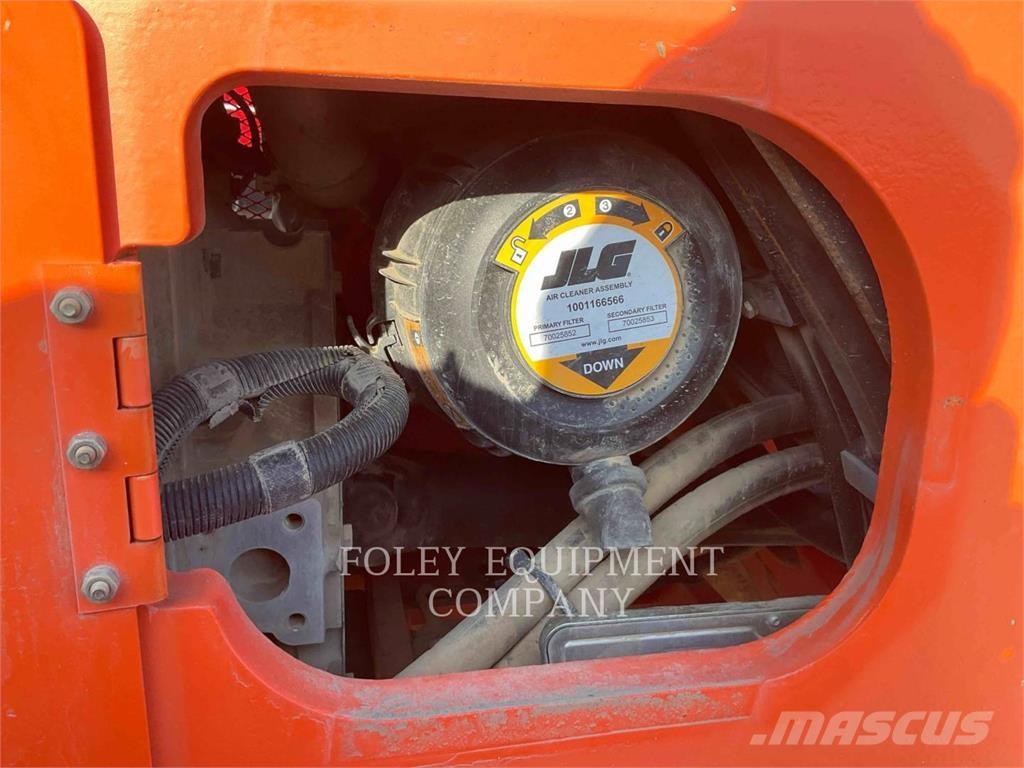 SkyTrak 8042 Teleskopiskie manipulatori