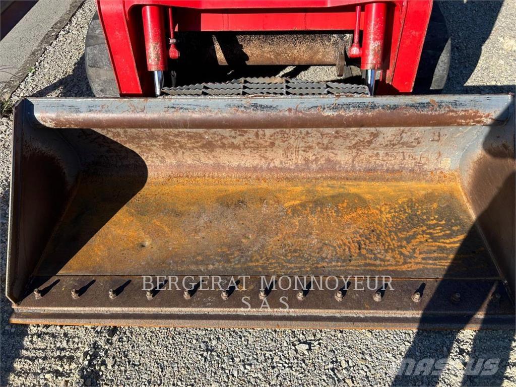 Takeuchi TL12 Kāpurķēžu iekrāvēji