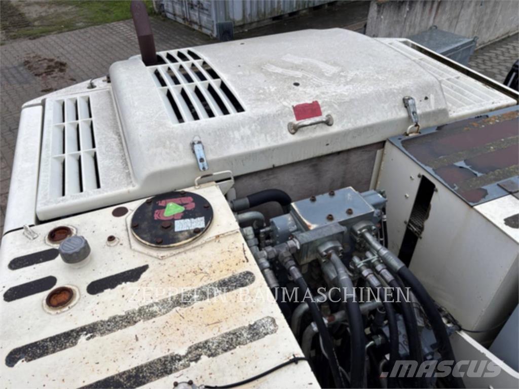 Terex TC225LC Kāpurķēžu ekskavatori