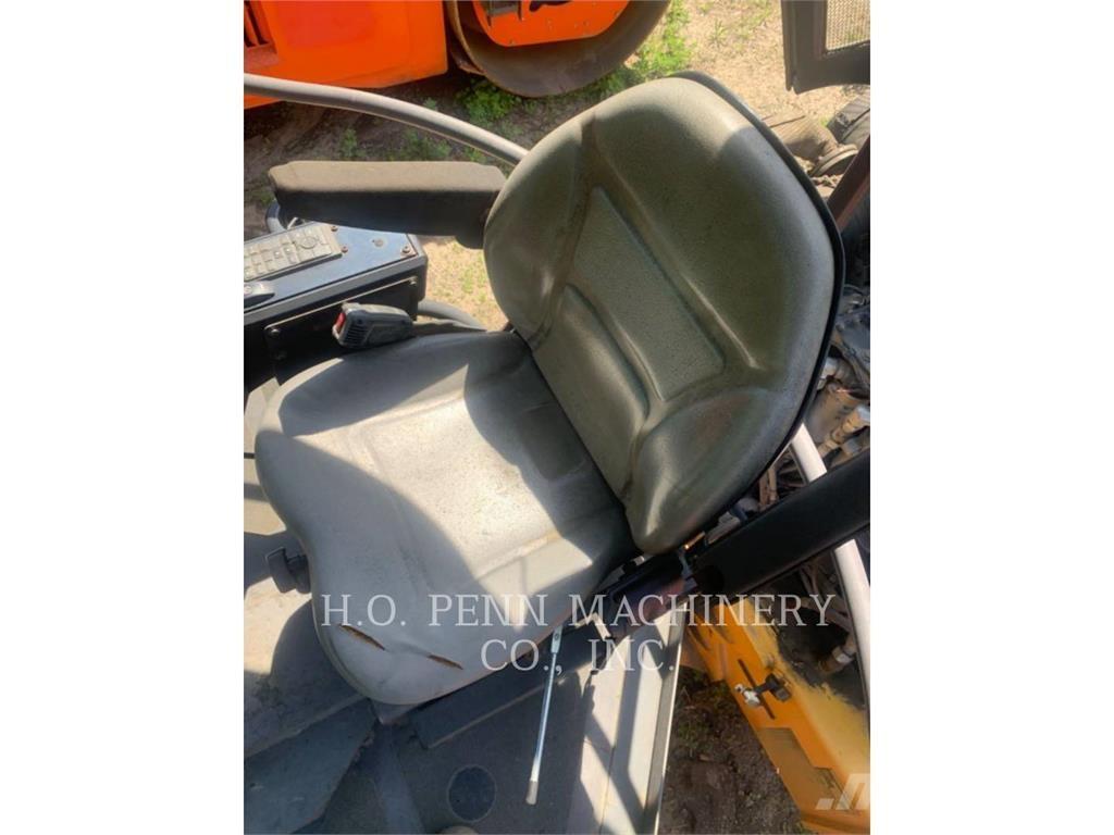 Volvo D110B Augsnes blīvētāji