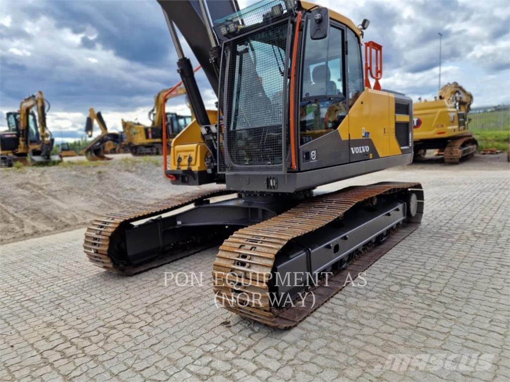Volvo EC220 Kāpurķēžu ekskavatori