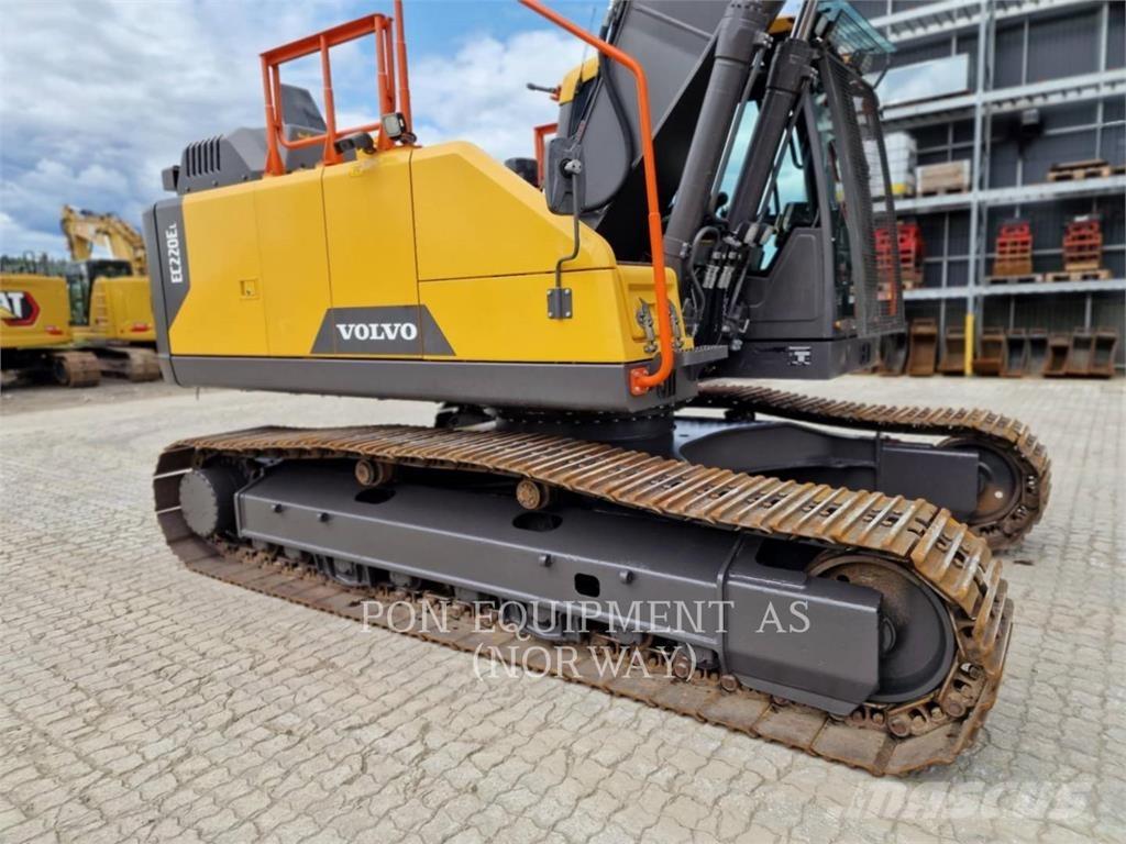Volvo EC220 Kāpurķēžu ekskavatori