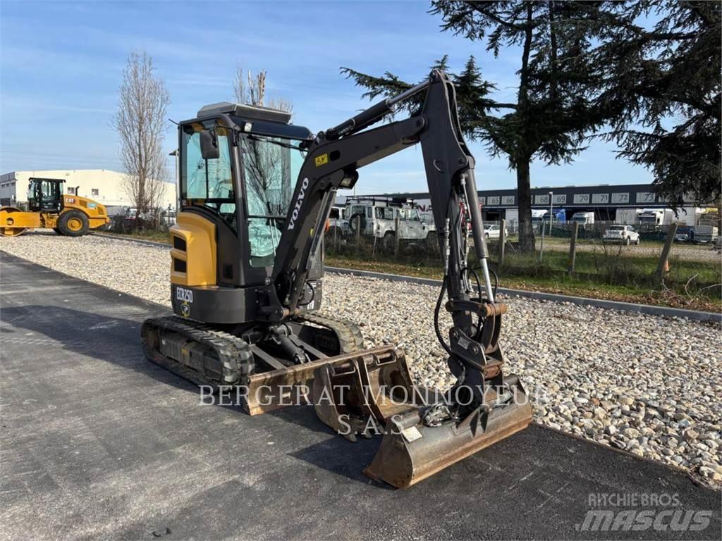 Volvo ECR25D Kāpurķēžu ekskavatori