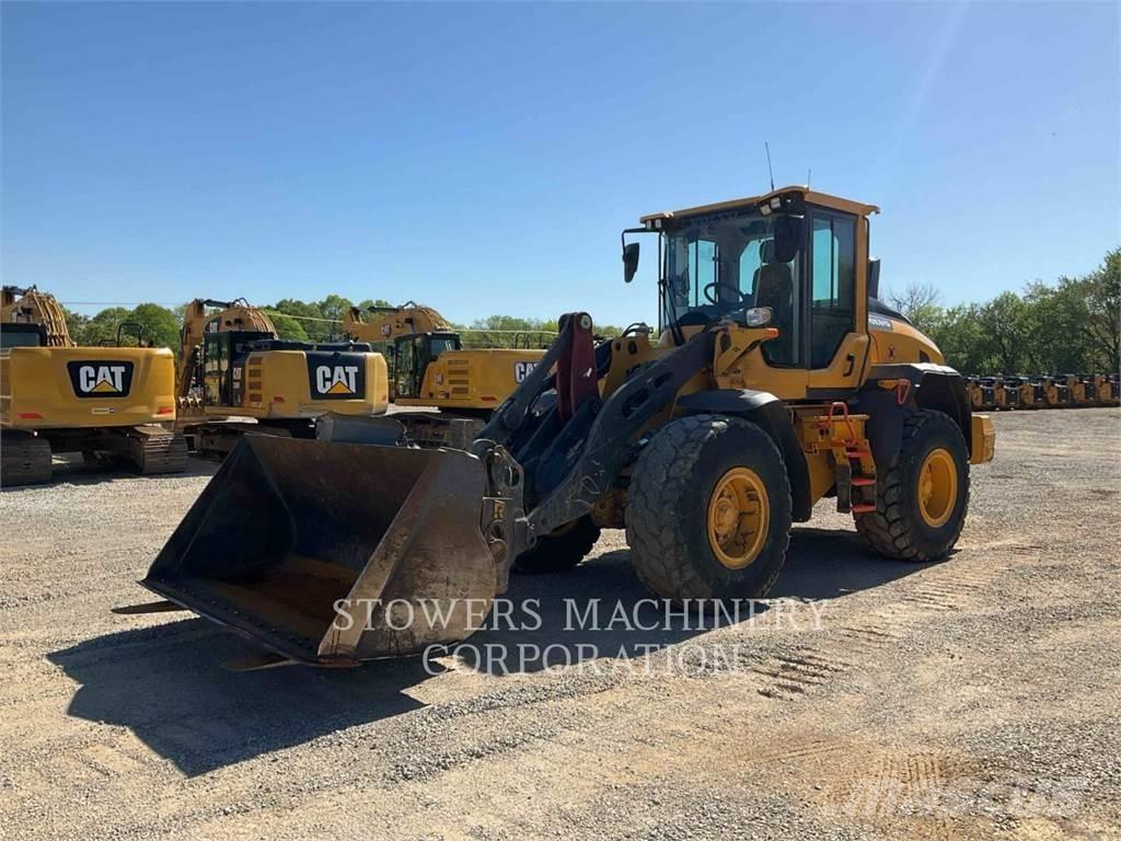Volvo L60H. Iekrāvēji uz riteņiem