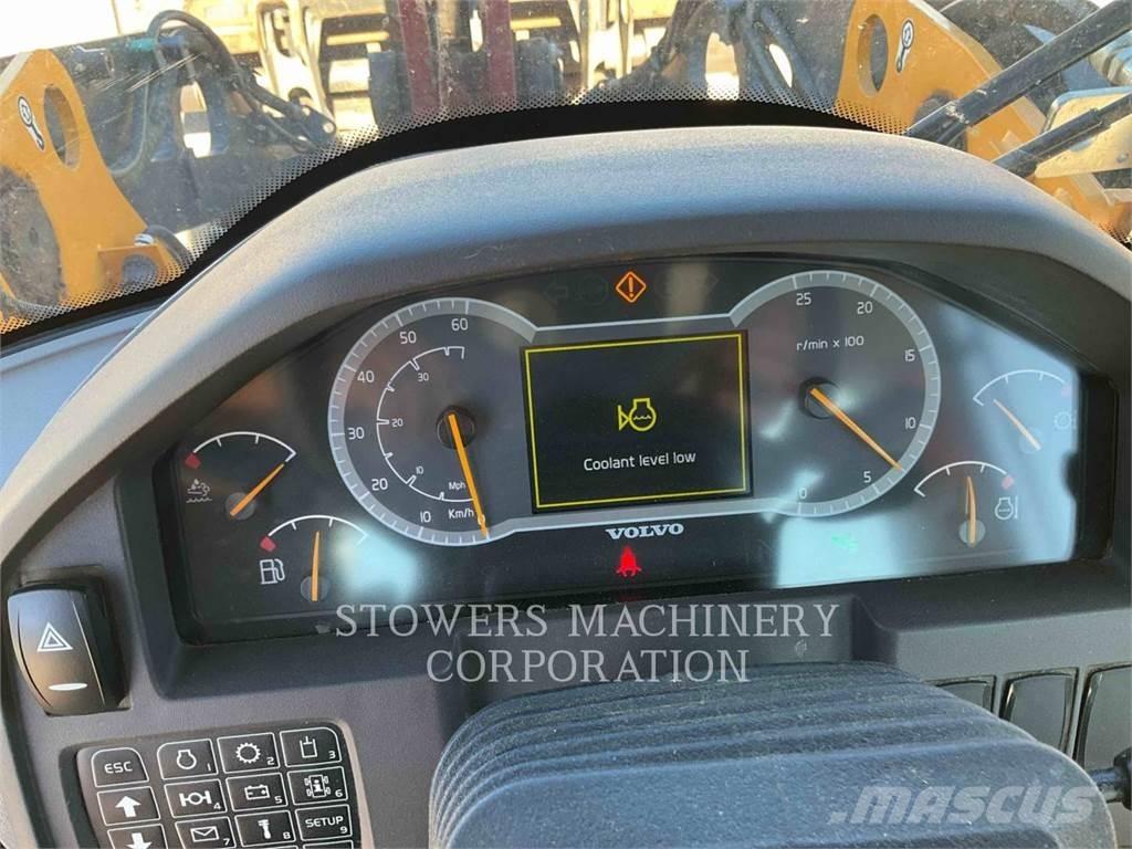 Volvo L60H. Iekrāvēji uz riteņiem
