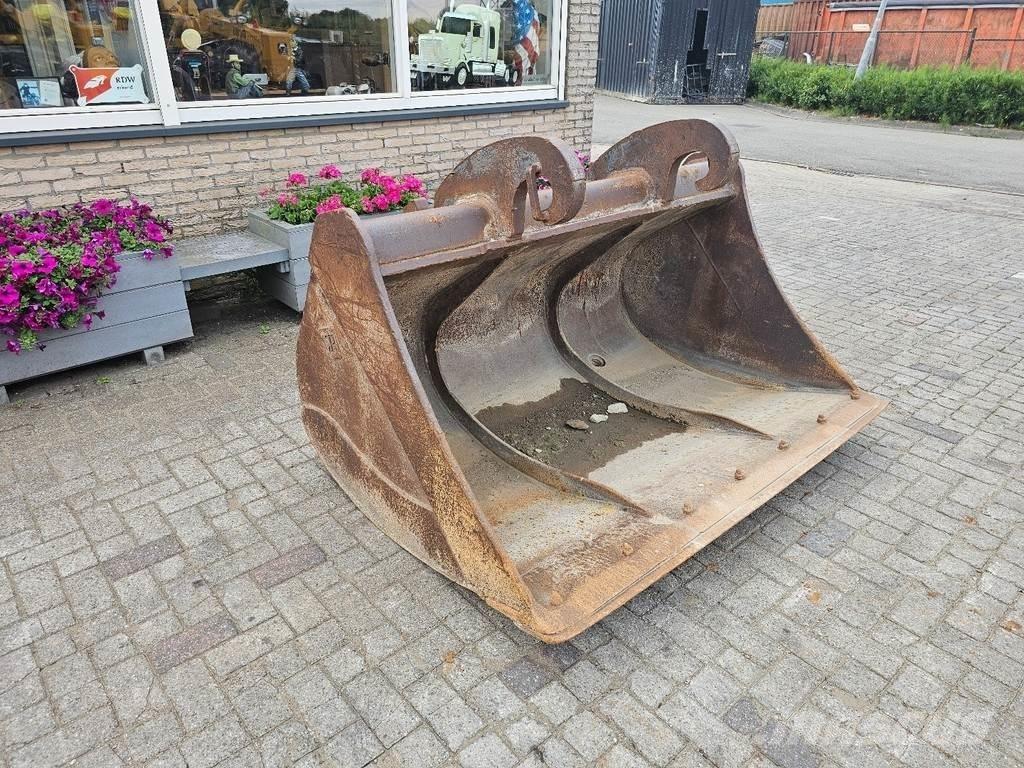  Onbekend Slotenbak Kausi