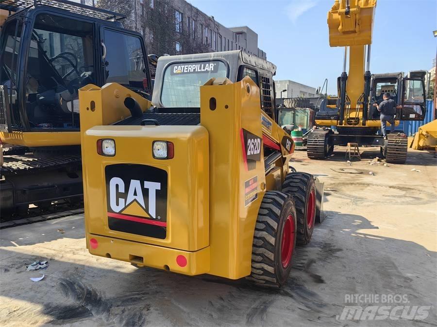 CAT cat262 Lietoti riteņu kompaktiekrāvēji