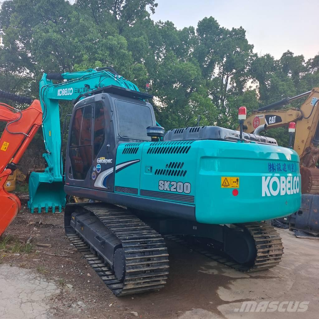 Kobelco SK 200 Kāpurķēžu ekskavatori