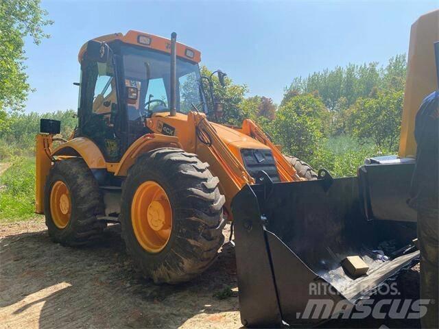 JCB 4CX Ekskavatori-iekrāvēji