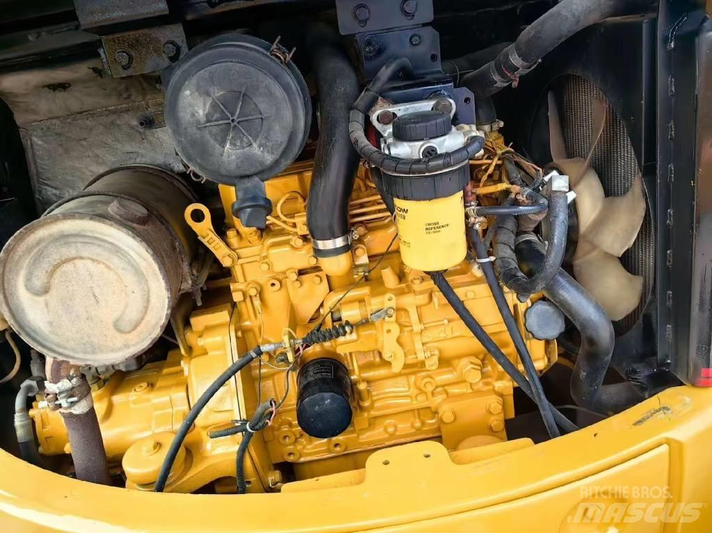 CAT 304 Mini ekskavatori < 7 t