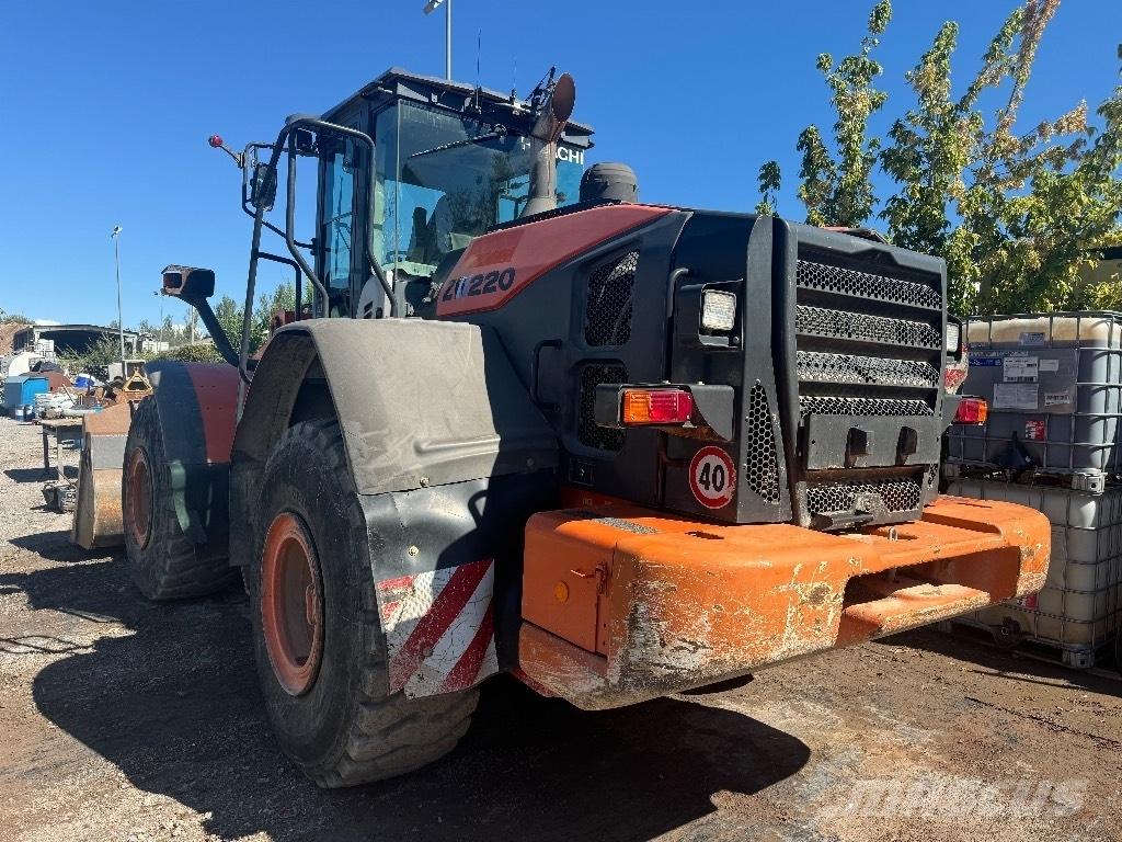 Hitachi ZW 220-3 Iekrāvēji uz riteņiem