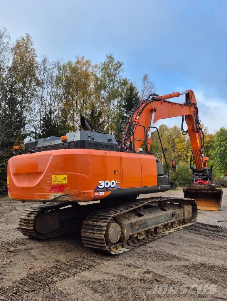 Hitachi ZX 300 LC-6 Kāpurķēžu ekskavatori