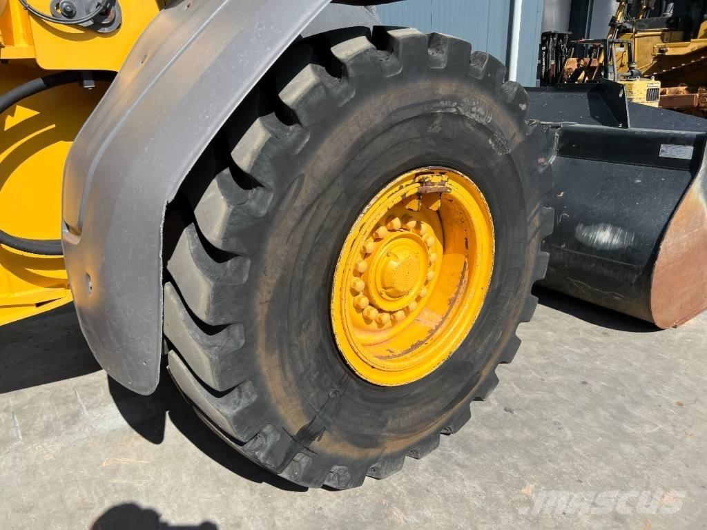 Volvo L90H Iekrāvēji uz riteņiem