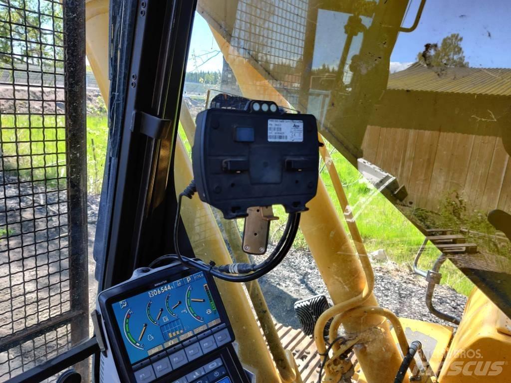 Komatsu HB215LC-1 Kāpurķēžu ekskavatori