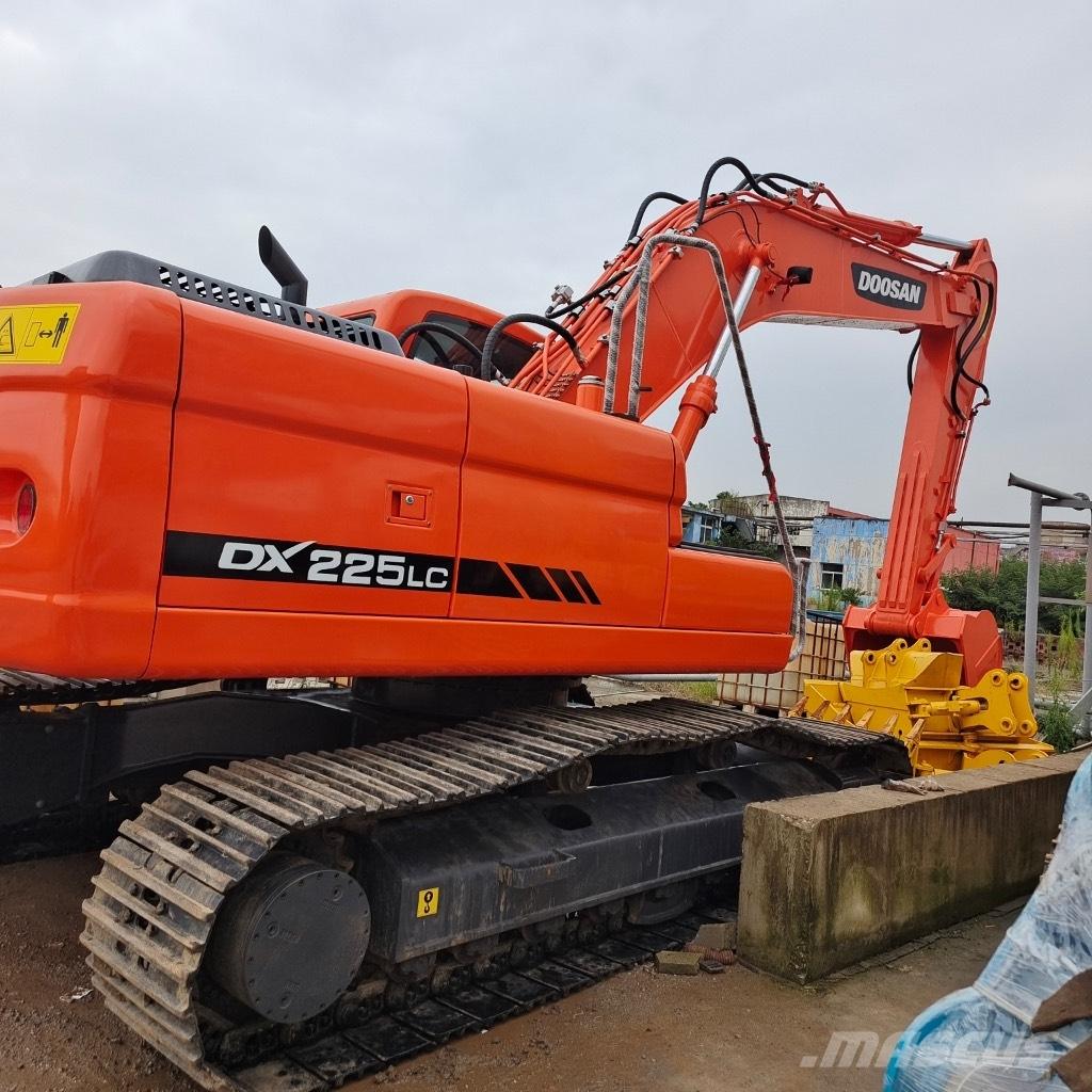 Doosan DX 225LC-9C Kāpurķēžu ekskavatori