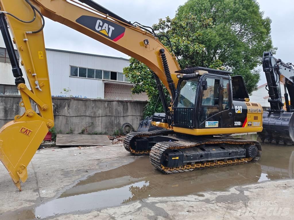 CAT 320 D2 Kāpurķēžu ekskavatori