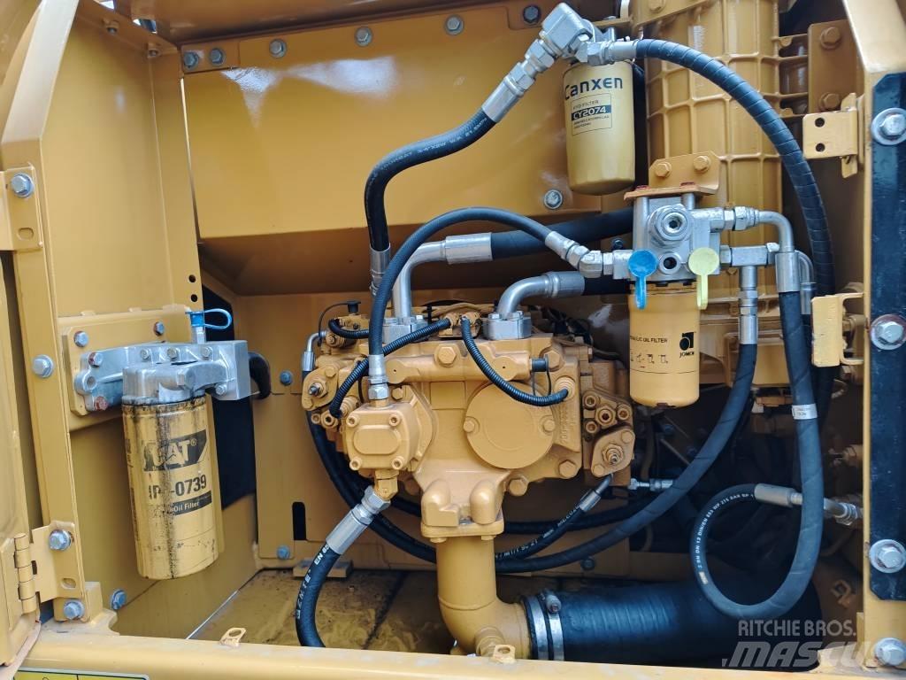 CAT 320 D2 Kāpurķēžu ekskavatori