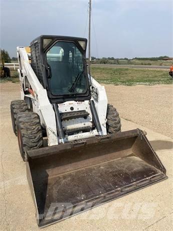 Bobcat S 300 Lietoti riteņu kompaktiekrāvēji