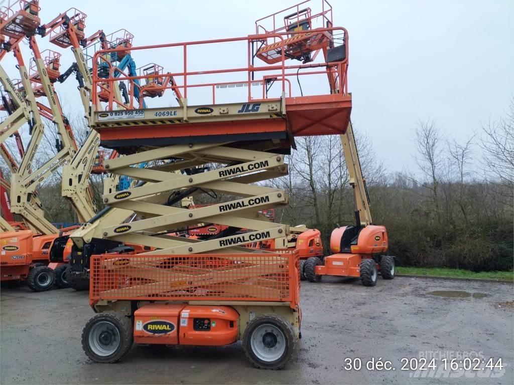 JLG 4069LE Šķerveida pacēlāji