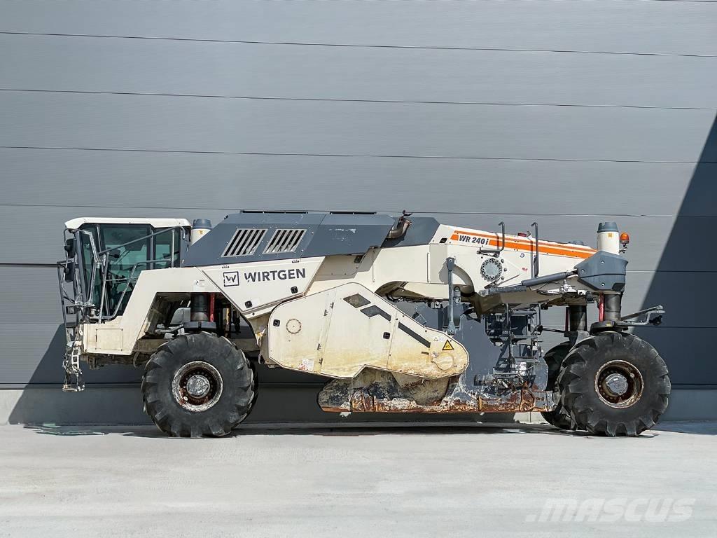 Wirtgen WR 240I Asfalta savācējs