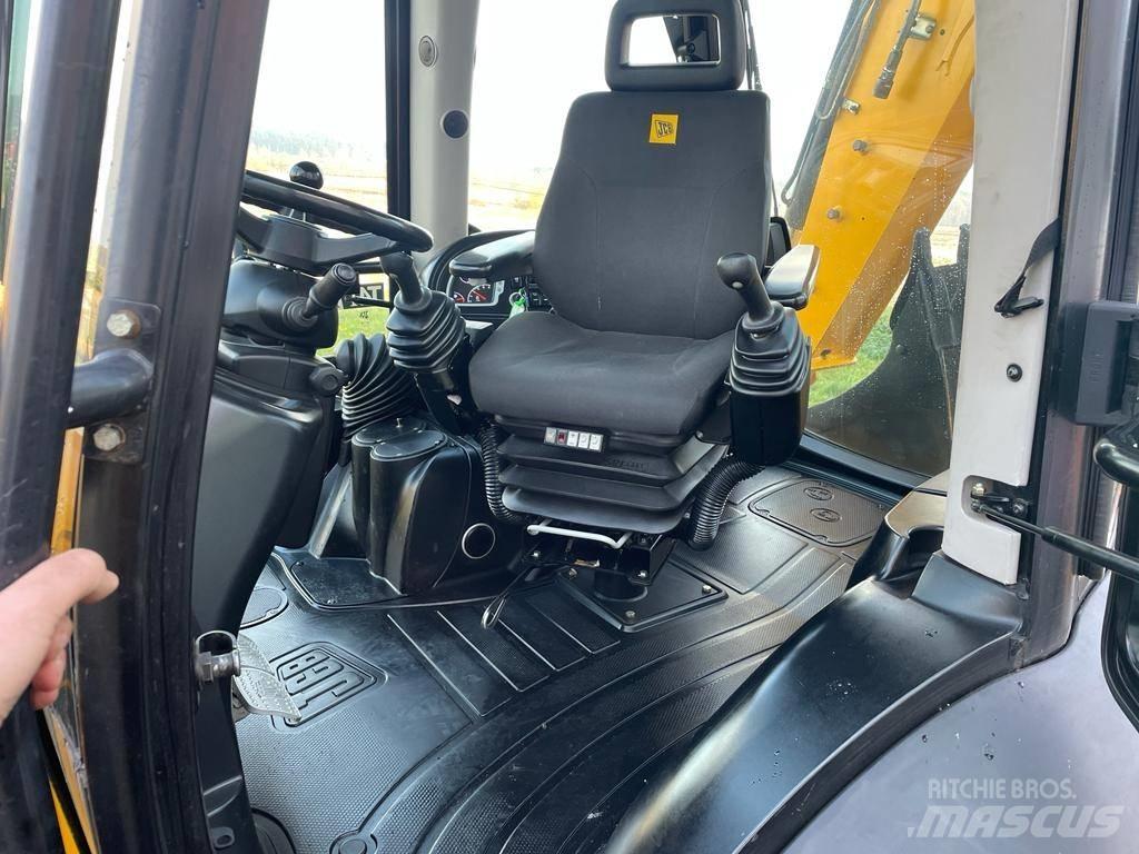 JCB 4 CX Ekskavatori-iekrāvēji