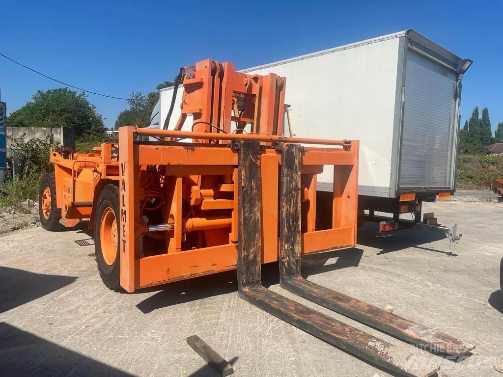 Valmet TD2212 Tehnika ar dīzeļa dzinēju