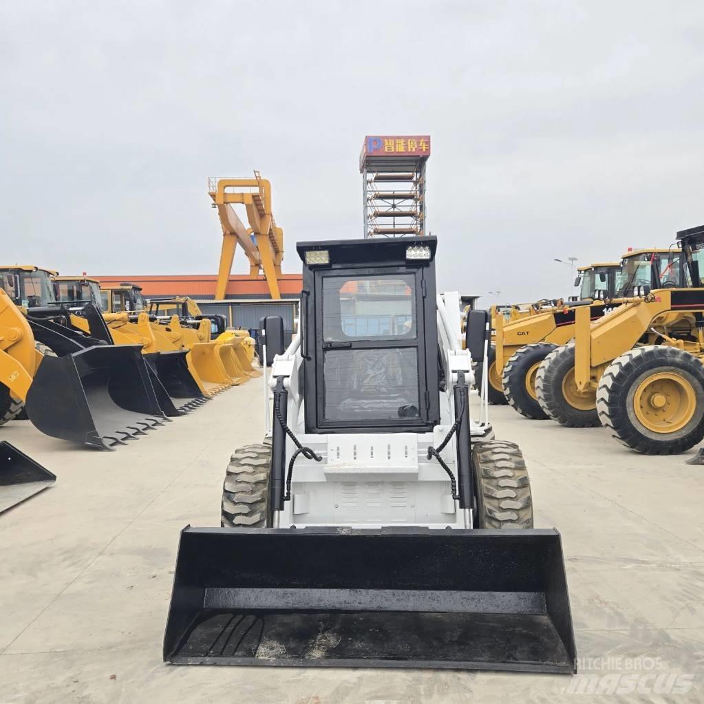 Bobcat S 300 Lietoti riteņu kompaktiekrāvēji
