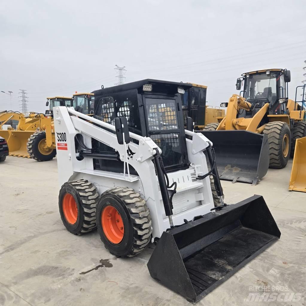 Bobcat S 300 Lietoti riteņu kompaktiekrāvēji