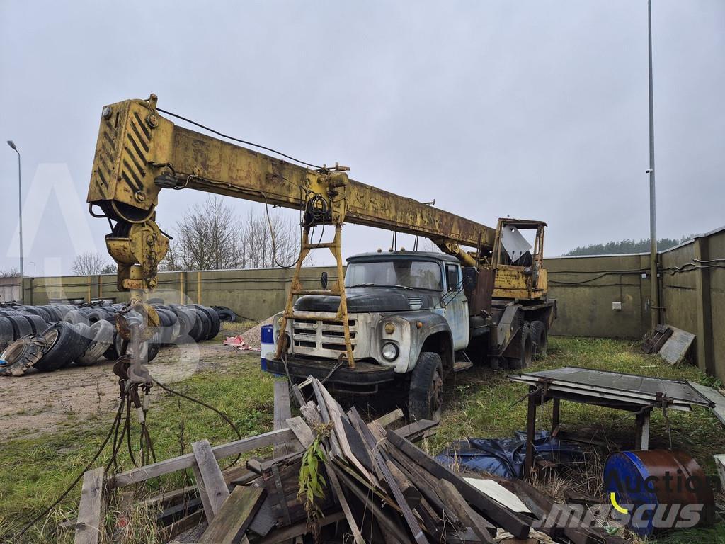 ZIL  Smagās mašīnas ar celtni