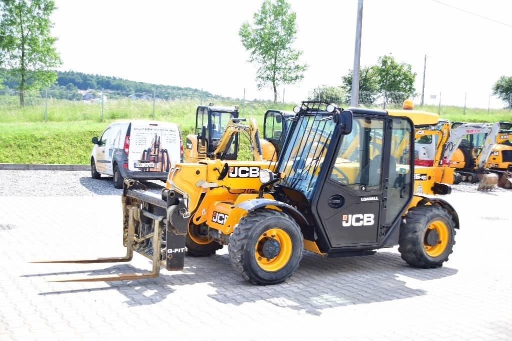 JCB 525-60 HiVIZ Teleskopiskie manipulatori