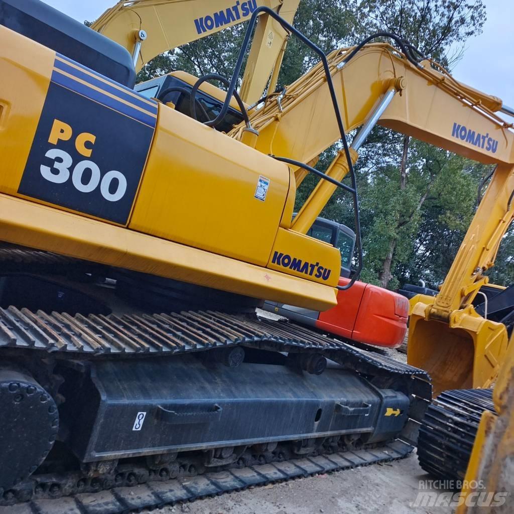 Komatsu PC 300 Kāpurķēžu ekskavatori