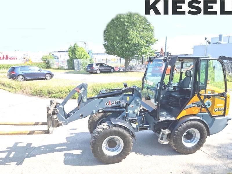 Giant G 5000 X-Tra Lietoti riteņu kompaktiekrāvēji