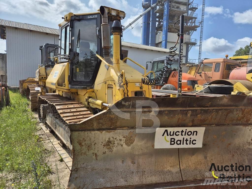 Komatsu D51EX-22 Kāpurķēžu buldozeri