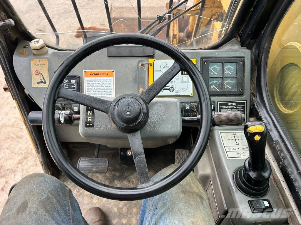 CAT TH 62 Teleskopiskie manipulatori
