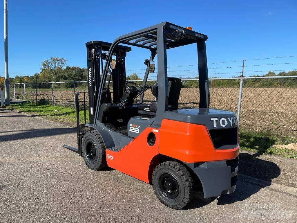 Toyota 8 FD F 25 Tehnika ar dīzeļa dzinēju
