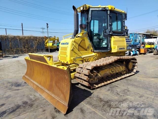 Komatsu D37PX-23 Kāpurķēžu buldozeri