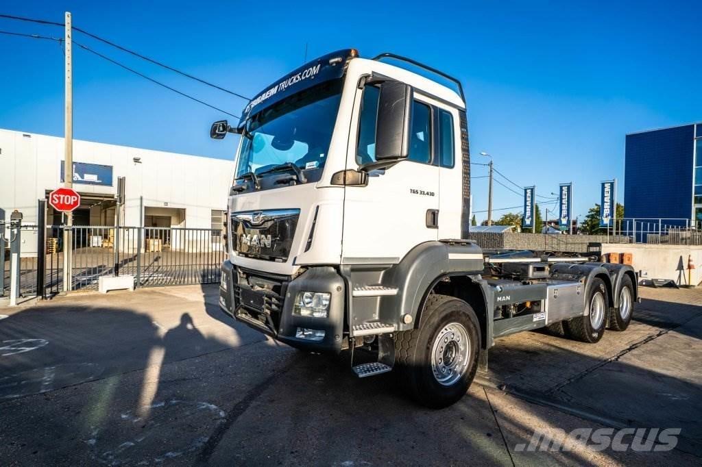 MAN TGS 33.430 BL Treileri ar āķi
