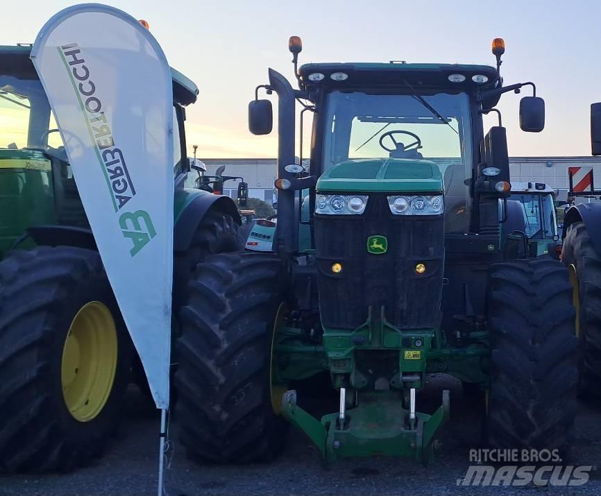 John Deere 7230 R Traktori