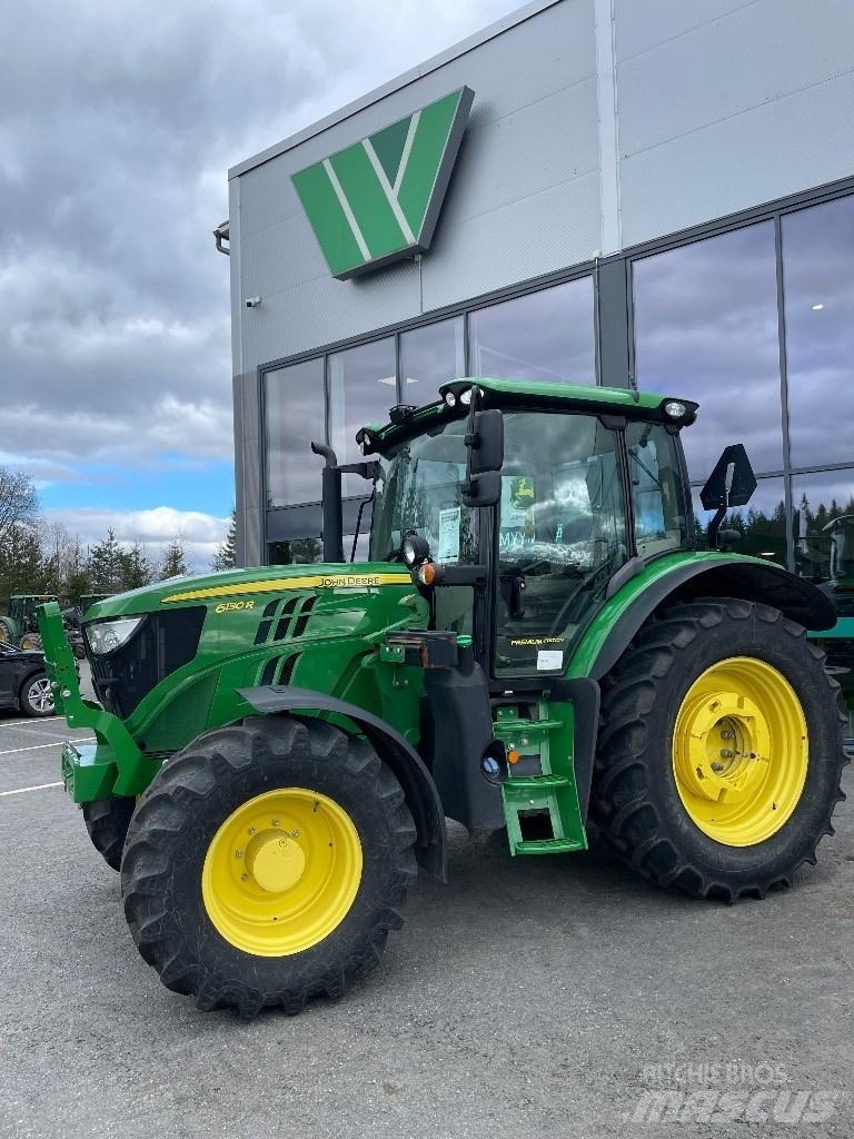 John Deere 6130R Traktori