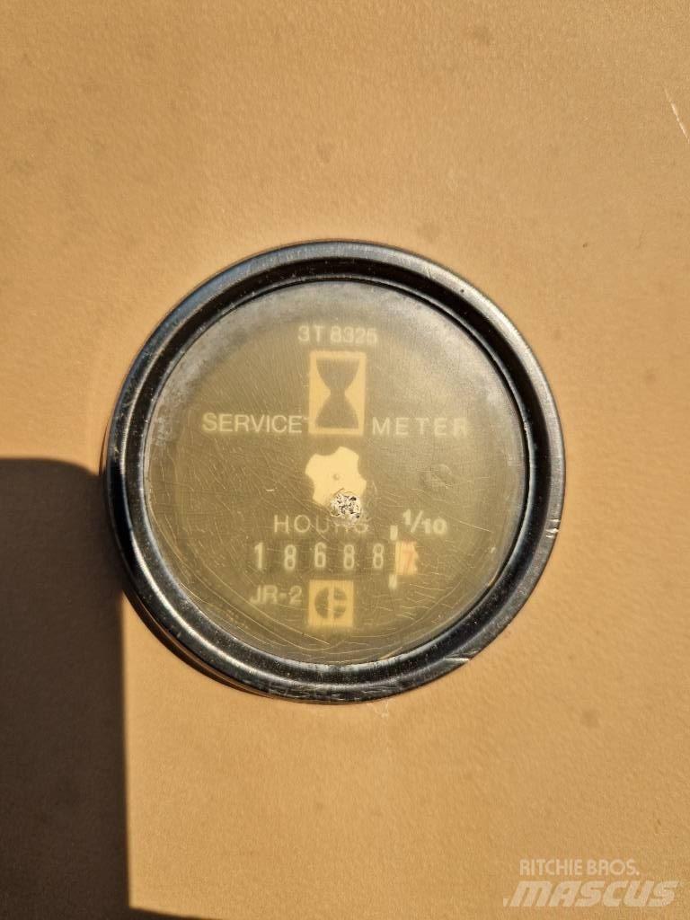 CAT 225 D LC Kāpurķēžu ekskavatori