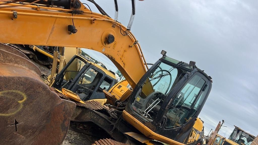 JCB 220 Šasija un piekare