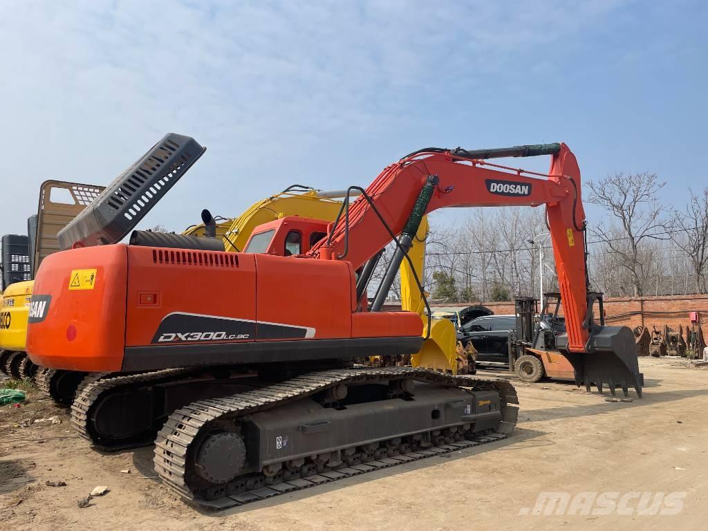 Doosan DX 300 Kāpurķēžu ekskavatori