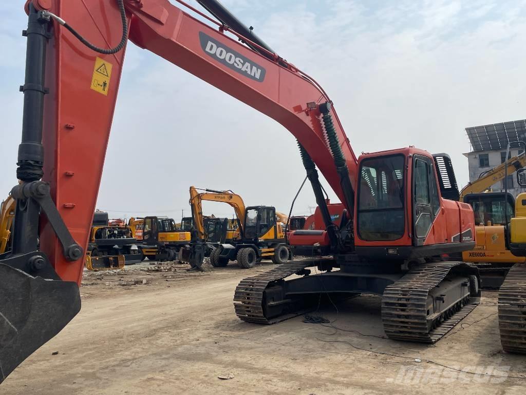 Doosan DX 300 Kāpurķēžu ekskavatori