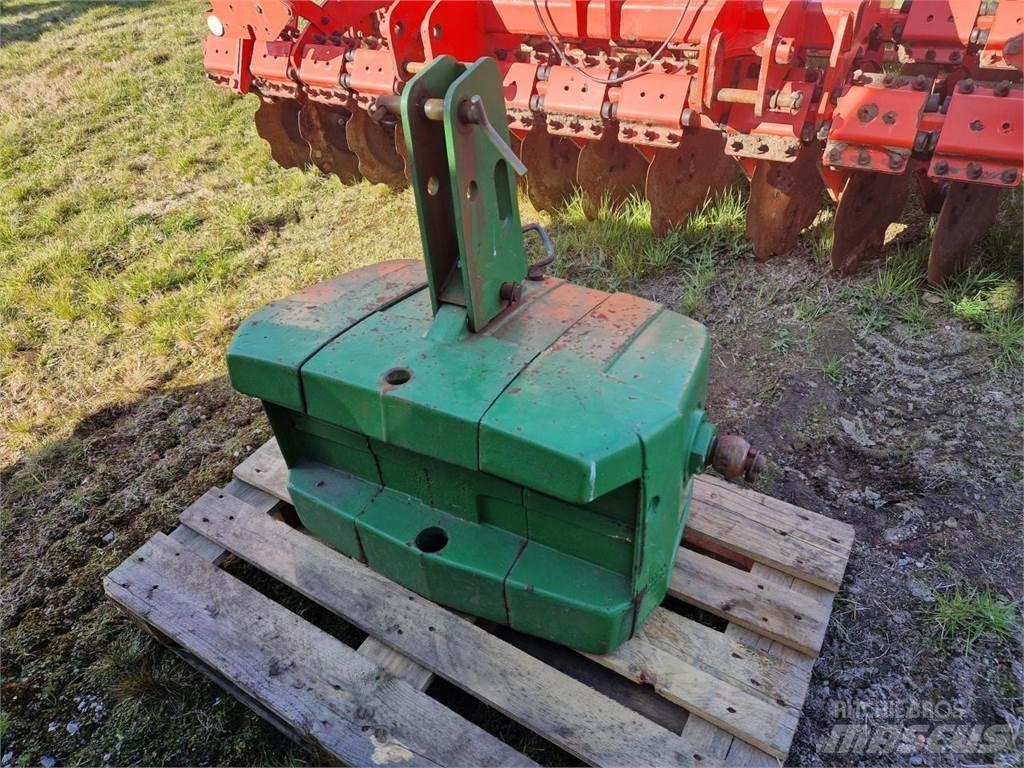 John Deere 900 kg Cits traktoru papildaprīkojums