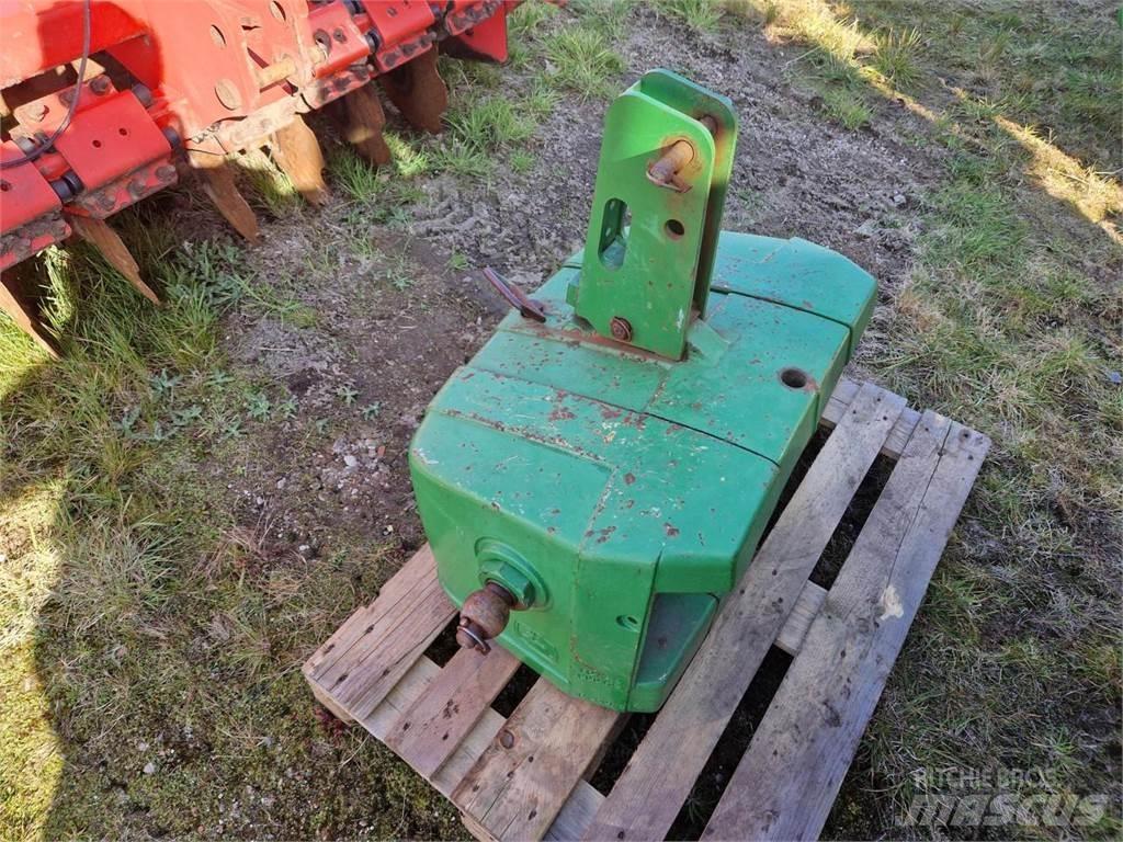 John Deere 900 kg Cits traktoru papildaprīkojums