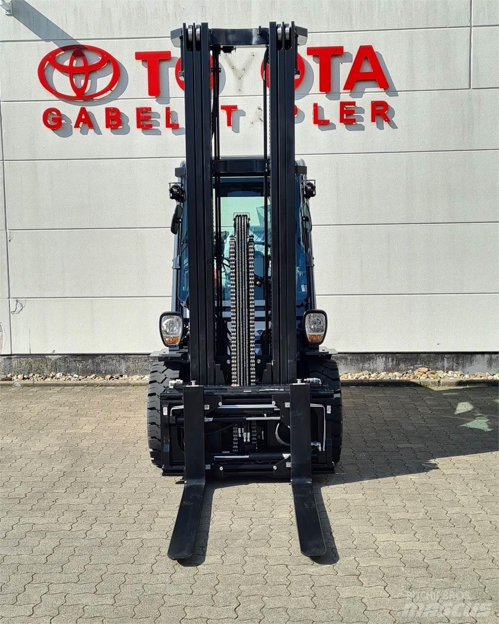 Toyota 52-8FDJF35 Tehnika ar dīzeļa dzinēju