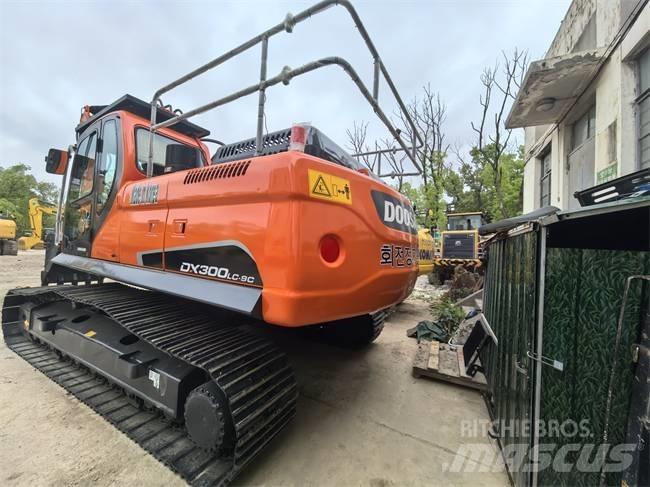 Doosan DX 300 LC Kāpurķēžu ekskavatori
