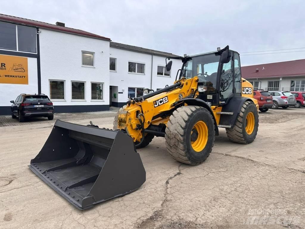 JCB TM 320 S Teleskopiskie manipulatori