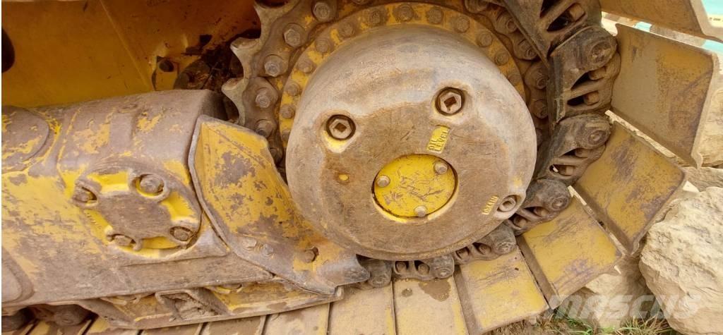 Komatsu D 65 EX-16 Kāpurķēžu buldozeri